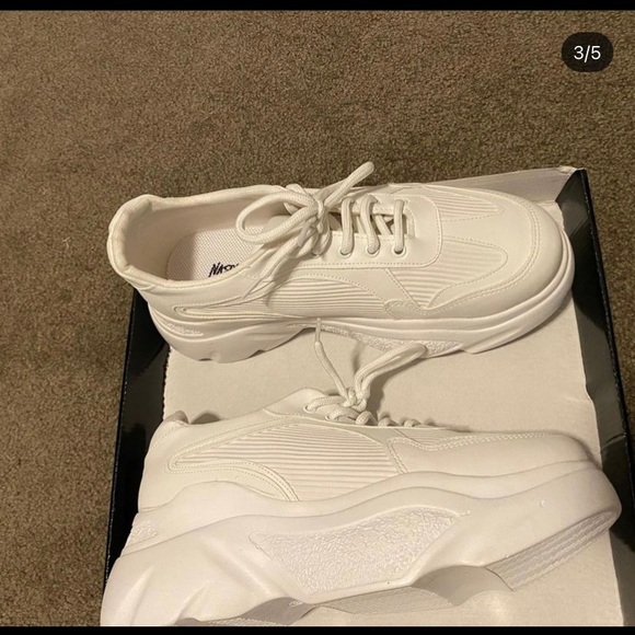 Chunky white sneakers size W8 - Picture 2 of 3